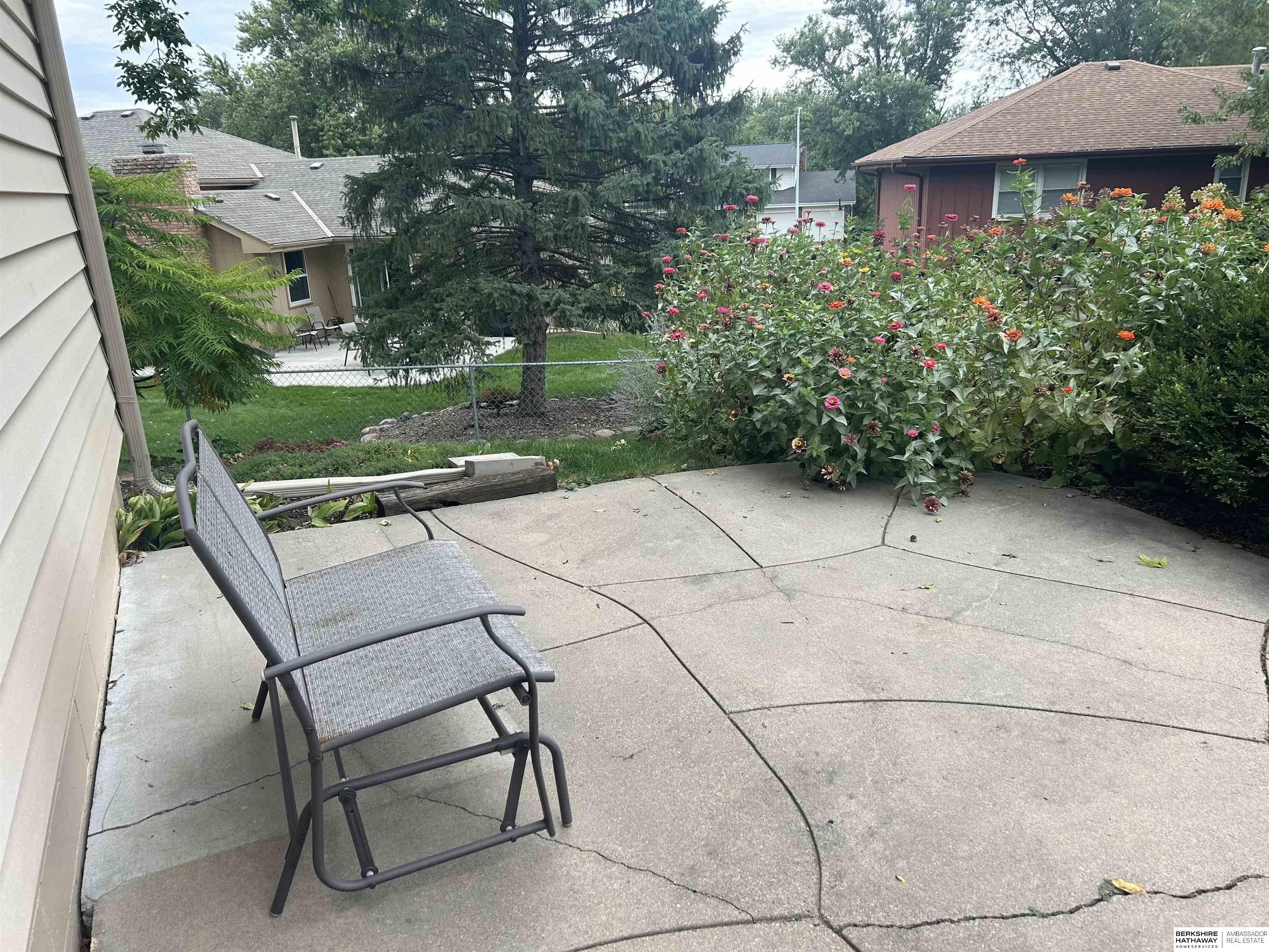 Omaha, Nebraska 68144, United States, 3 Bedrooms Bedrooms, ,2 BathroomsBathrooms,Residential,Active,221336