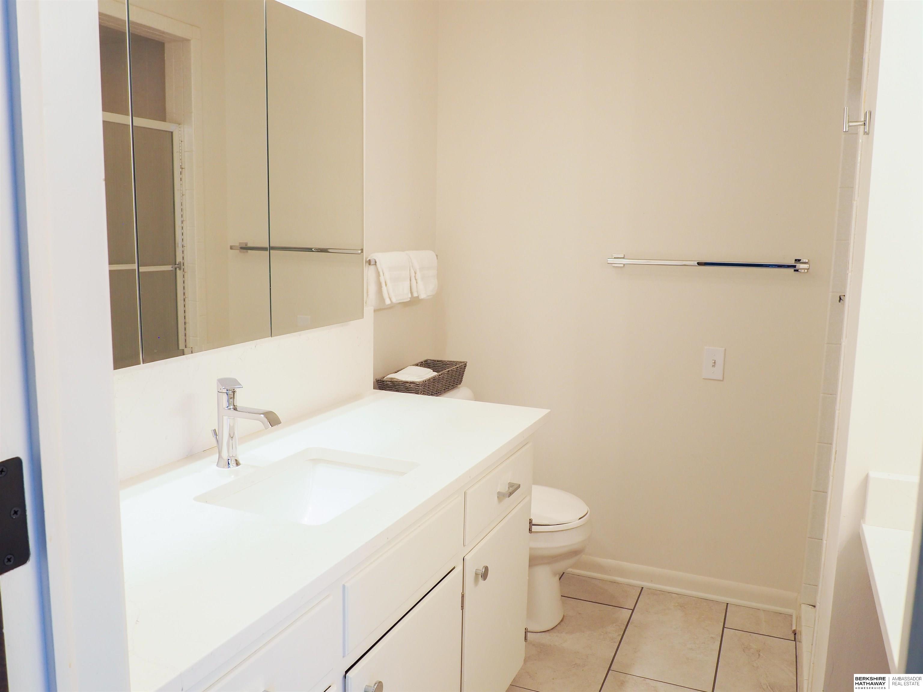 Omaha, Nebraska 68144, United States, 3 Bedrooms Bedrooms, ,2 BathroomsBathrooms,Residential,Active,221336