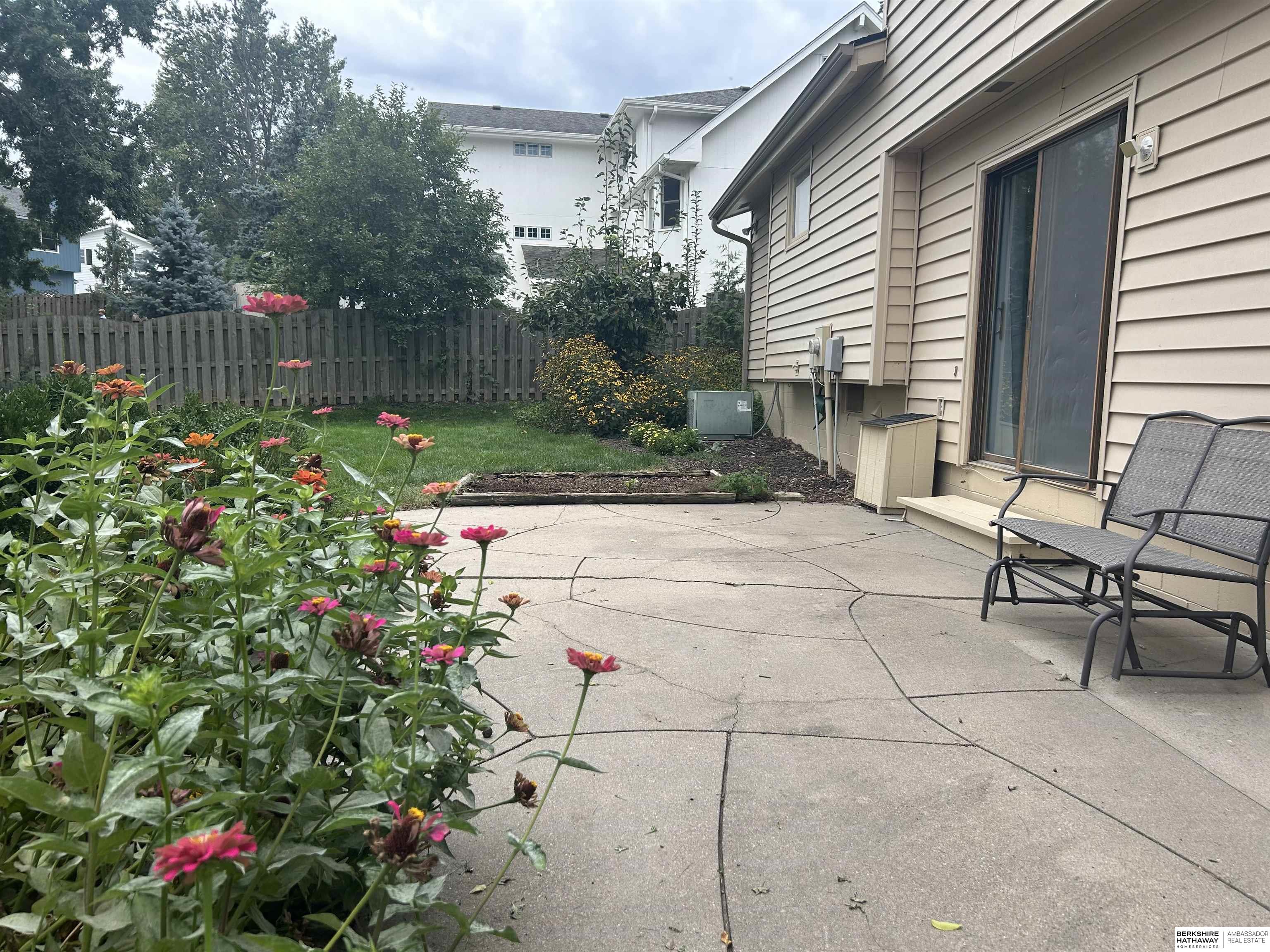 Omaha, Nebraska 68144, United States, 3 Bedrooms Bedrooms, ,2 BathroomsBathrooms,Residential,Active,221336