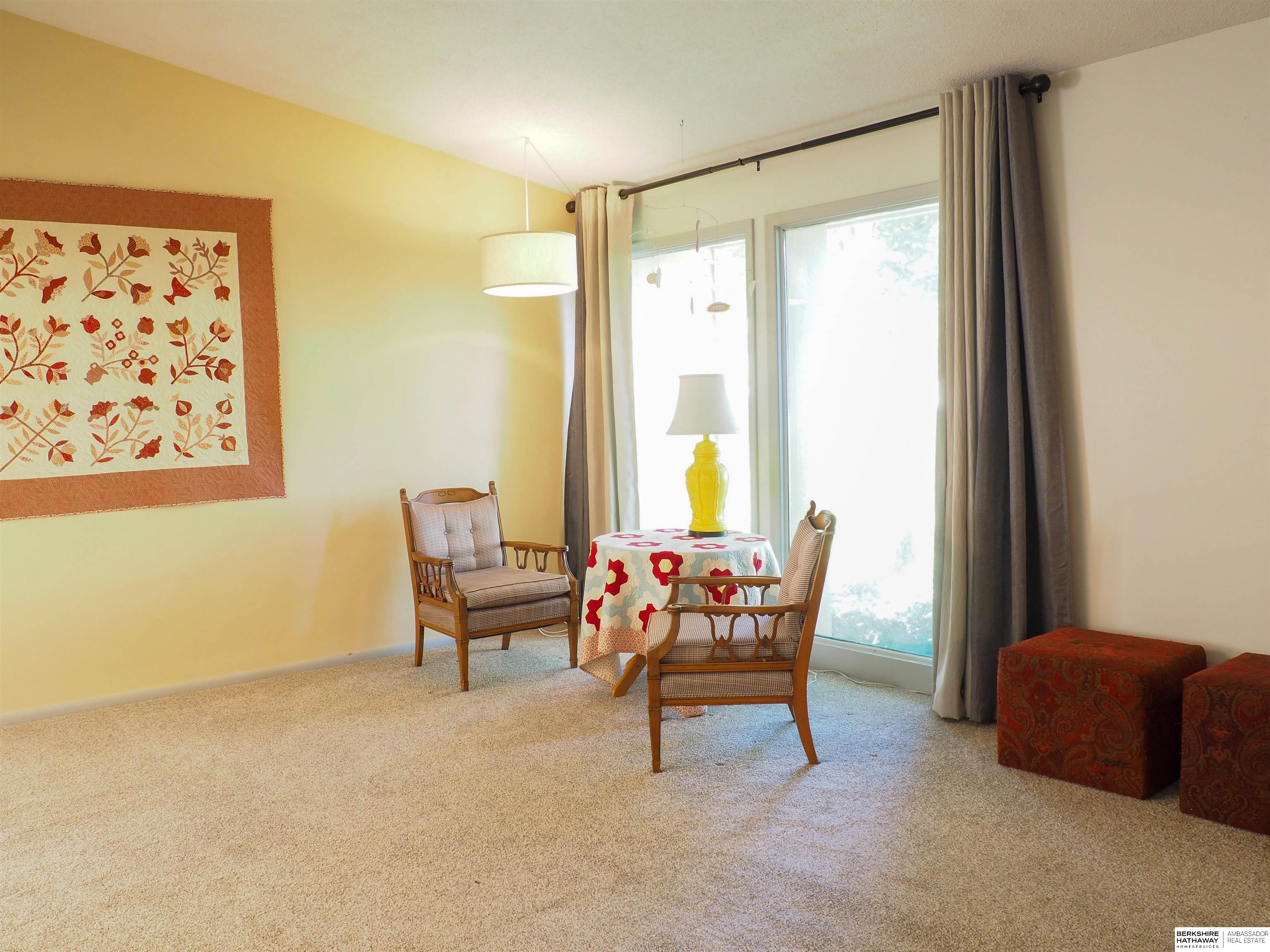 Omaha, Nebraska 68144, United States, 3 Bedrooms Bedrooms, ,2 BathroomsBathrooms,Residential,Active,221336