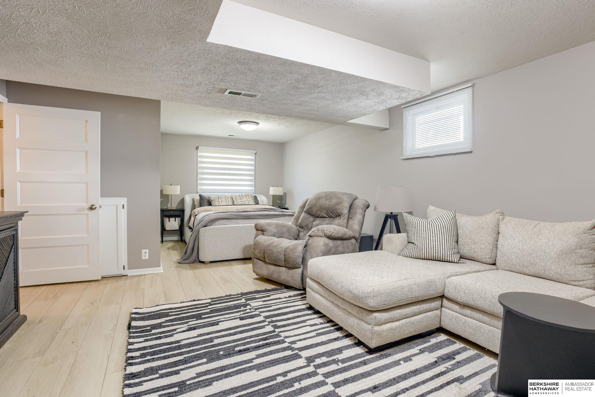 Omaha, Nebraska 68154, United States, 3 Bedrooms Bedrooms, ,3 BathroomsBathrooms,Residential,Pending,160518