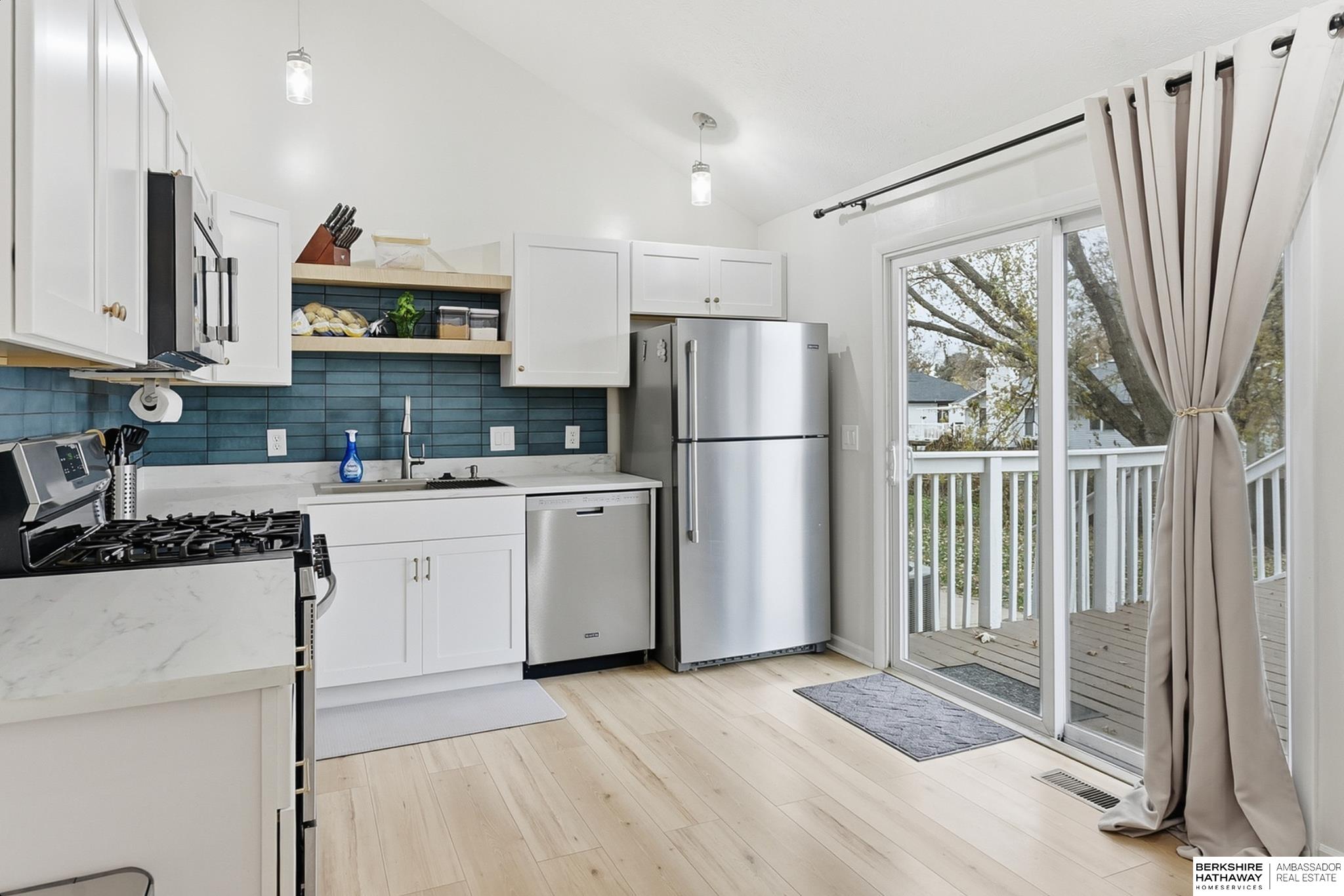 Omaha, Nebraska 68135, United States, 3 Bedrooms Bedrooms, ,2 BathroomsBathrooms,Residential,Active,246410