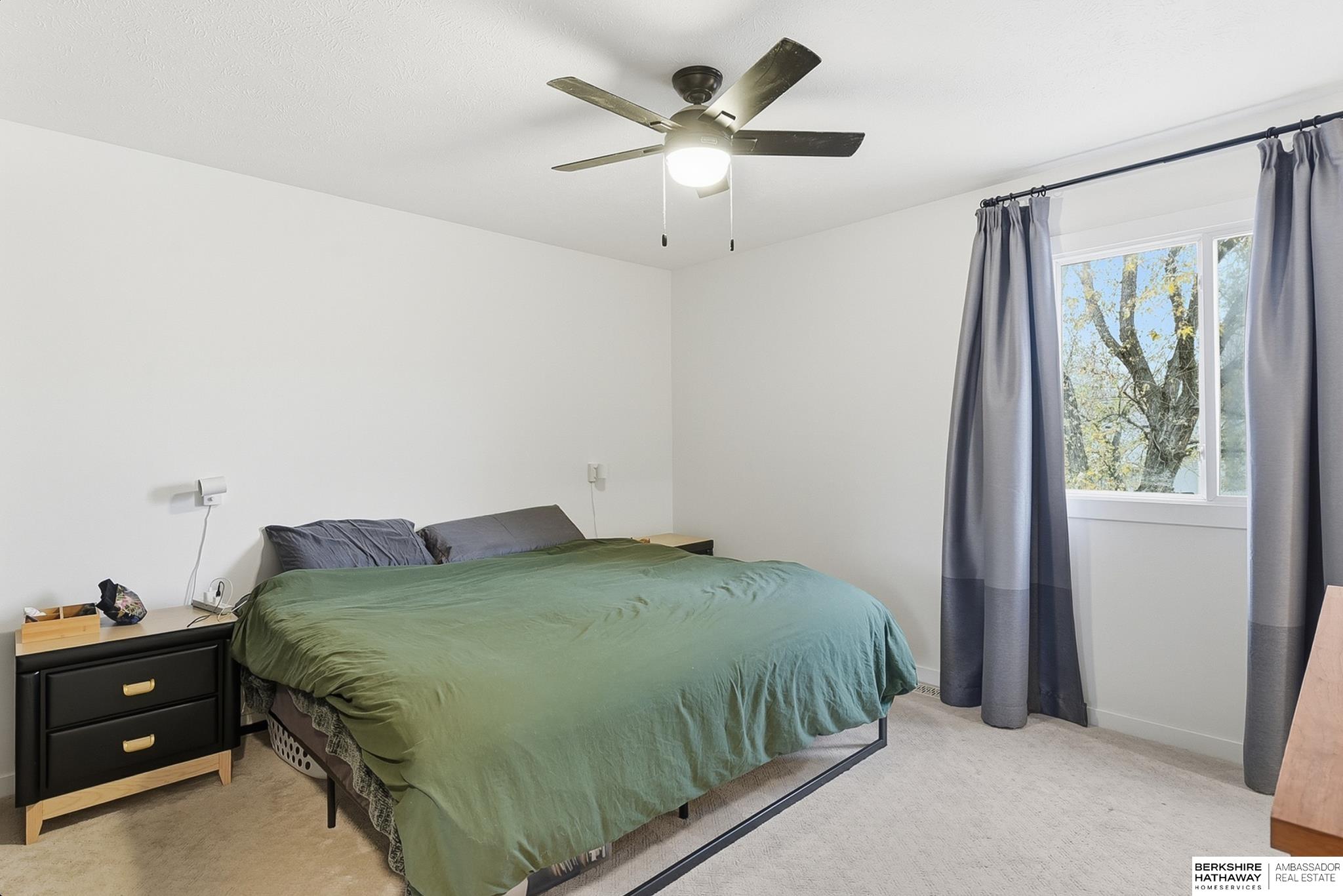 Omaha, Nebraska 68135, United States, 3 Bedrooms Bedrooms, ,2 BathroomsBathrooms,Residential,Active,246410