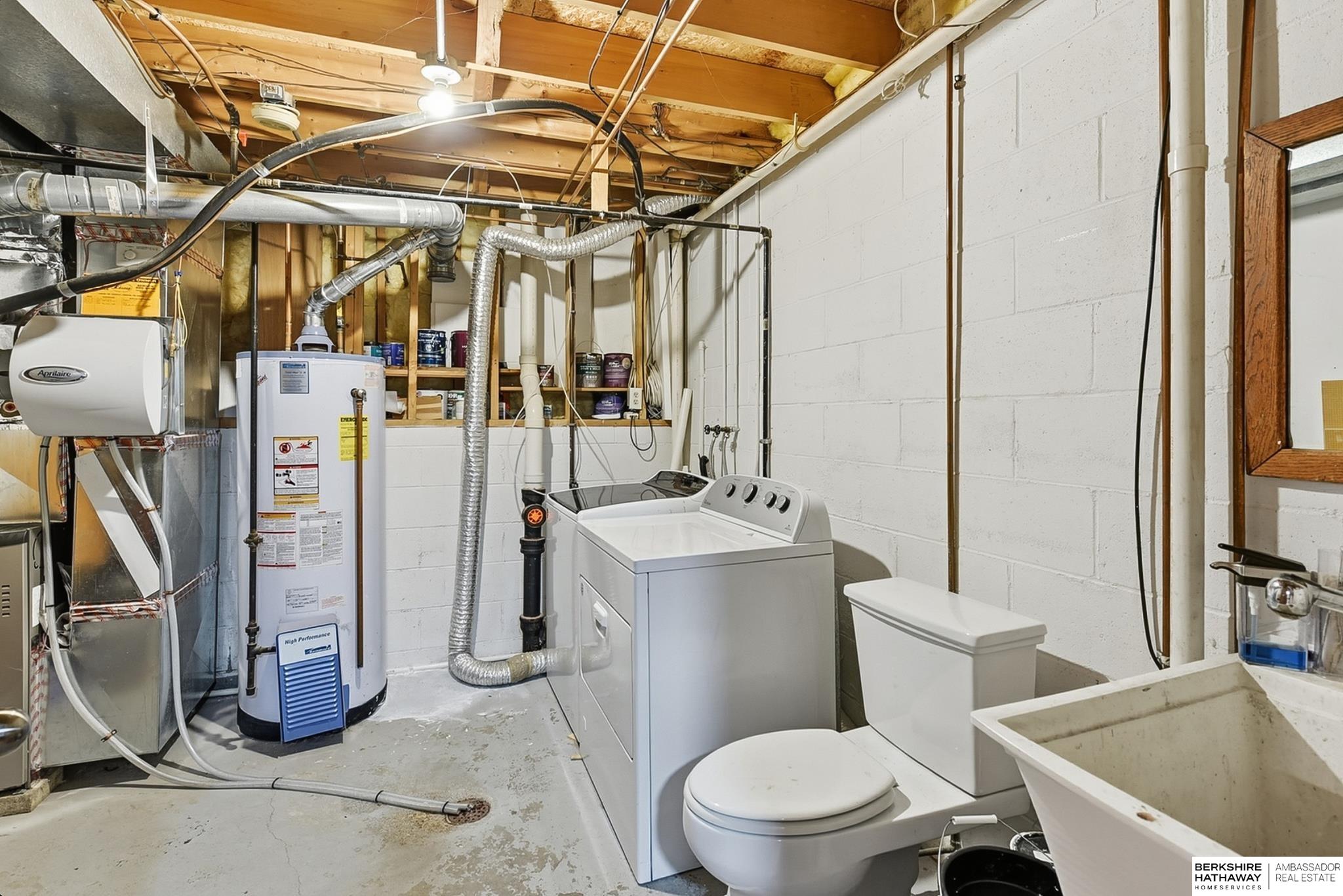 Omaha, Nebraska 68135, United States, 3 Bedrooms Bedrooms, ,2 BathroomsBathrooms,Residential,Active,246410