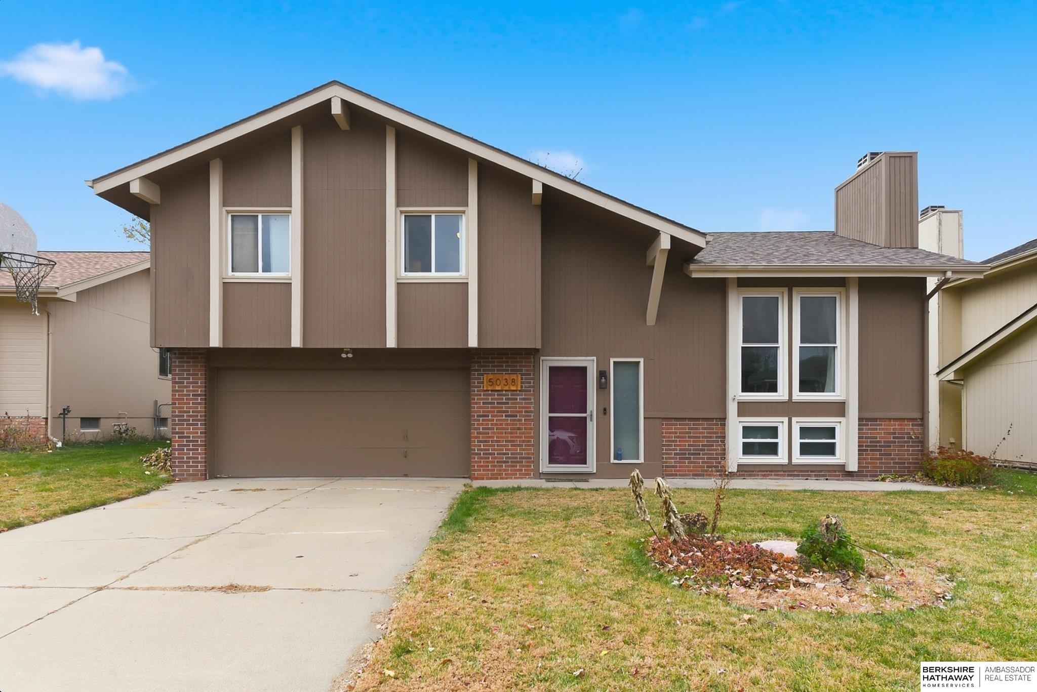 Omaha, Nebraska 68135, United States, 3 Bedrooms Bedrooms, ,2 BathroomsBathrooms,Residential,Active,246410