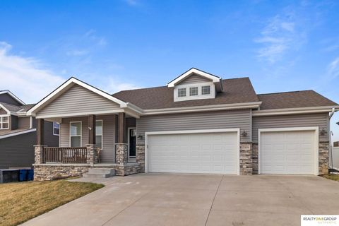 Photo of 11616 Shepard Street, Papillion, NE 68046 (MLS # 22607851)