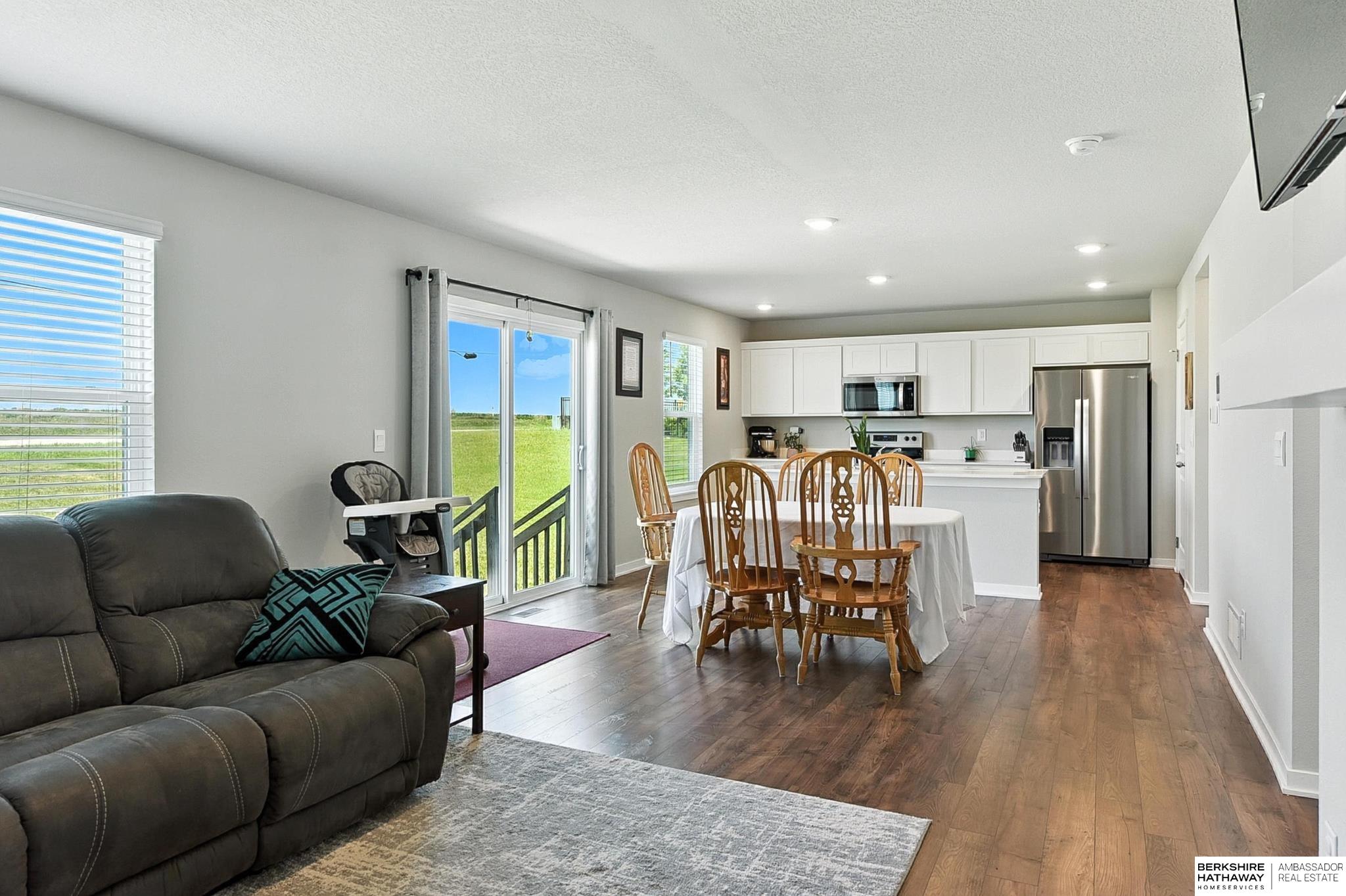 Gretna, Nebraska 68028, United States, 4 Bedrooms Bedrooms, ,2 BathroomsBathrooms,Residential,Pending,216797