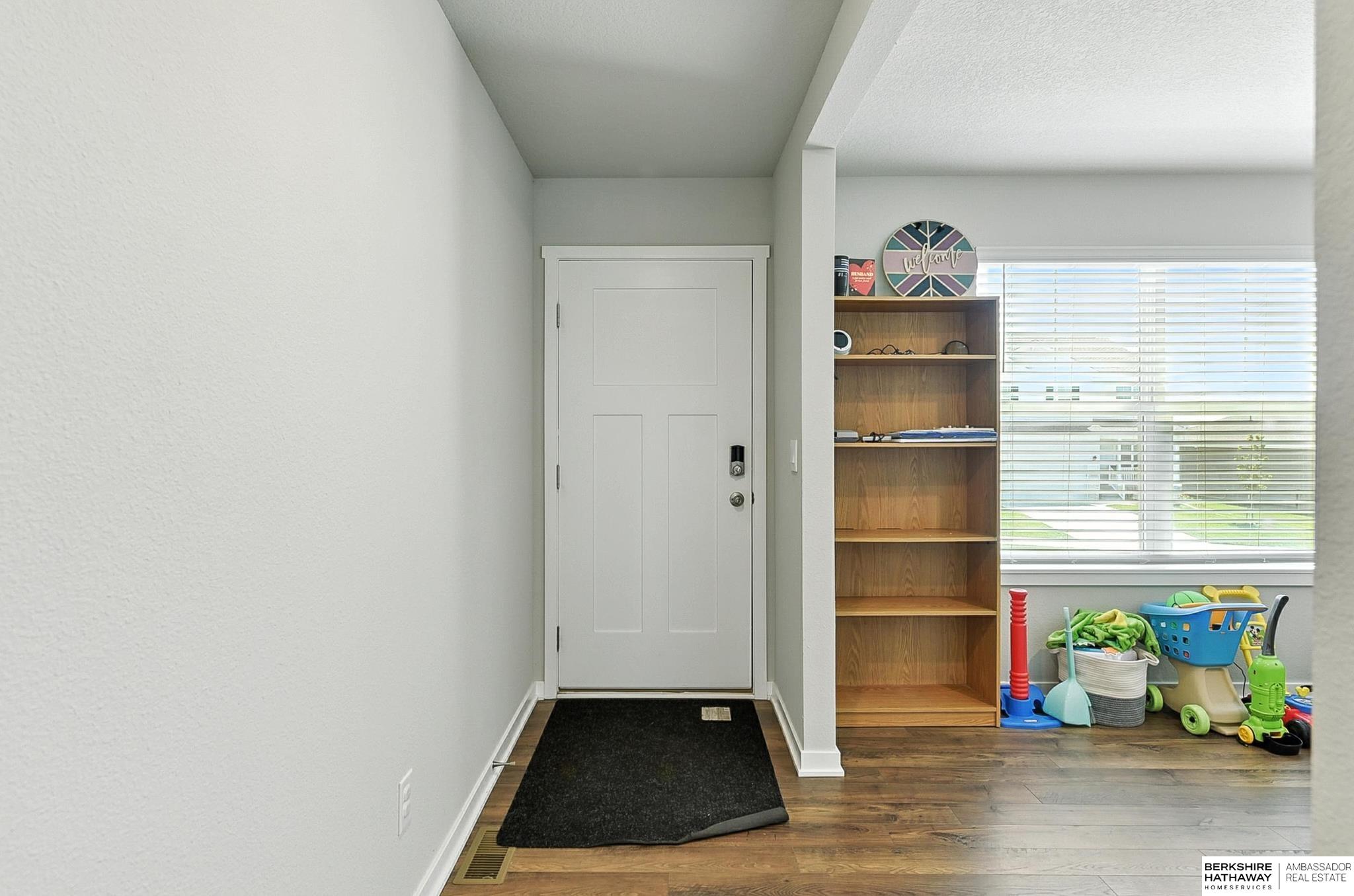 Gretna, Nebraska 68028, United States, 4 Bedrooms Bedrooms, ,2 BathroomsBathrooms,Residential,Pending,216797