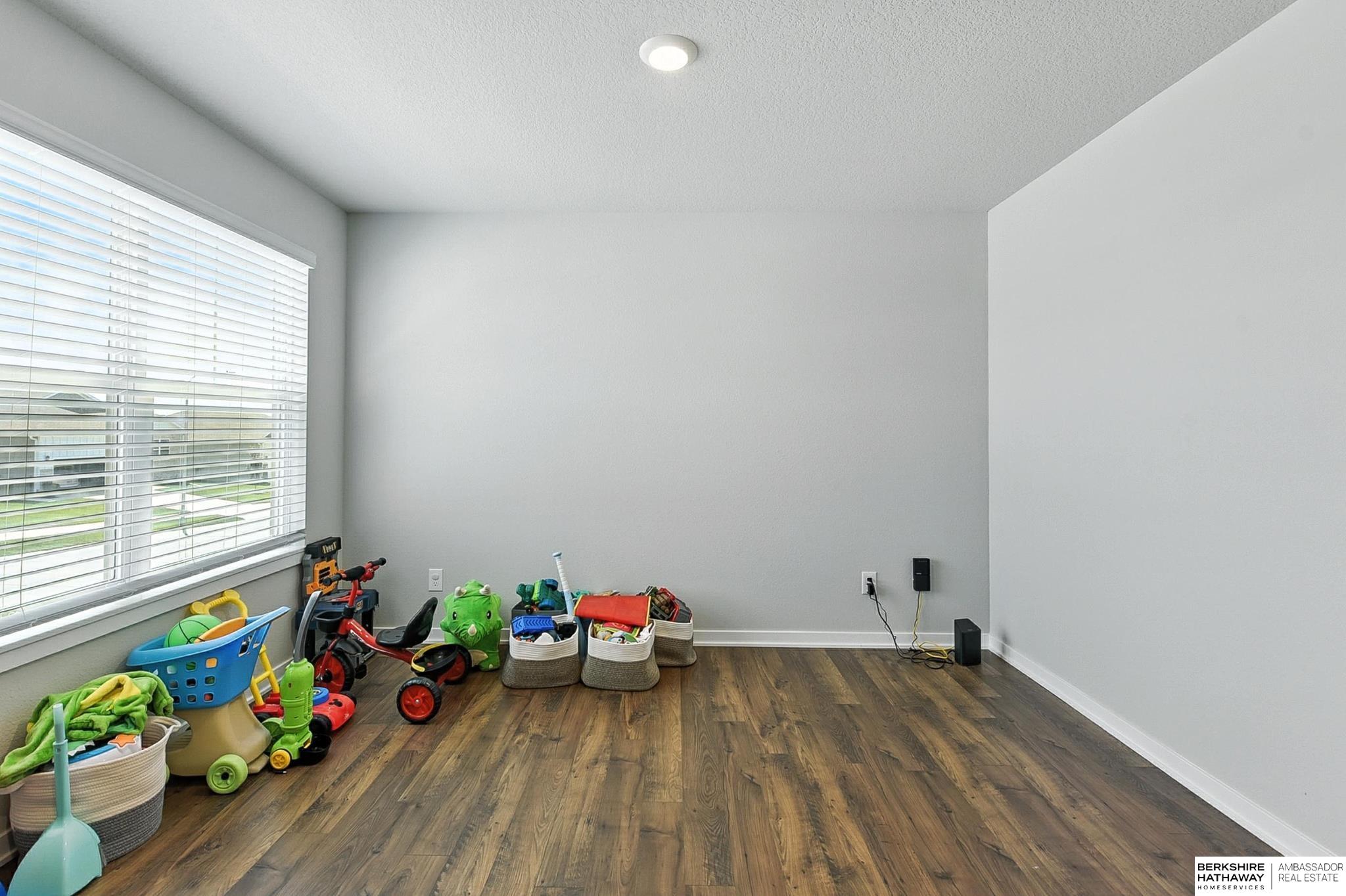 Gretna, Nebraska 68028, United States, 4 Bedrooms Bedrooms, ,2 BathroomsBathrooms,Residential,Pending,216797