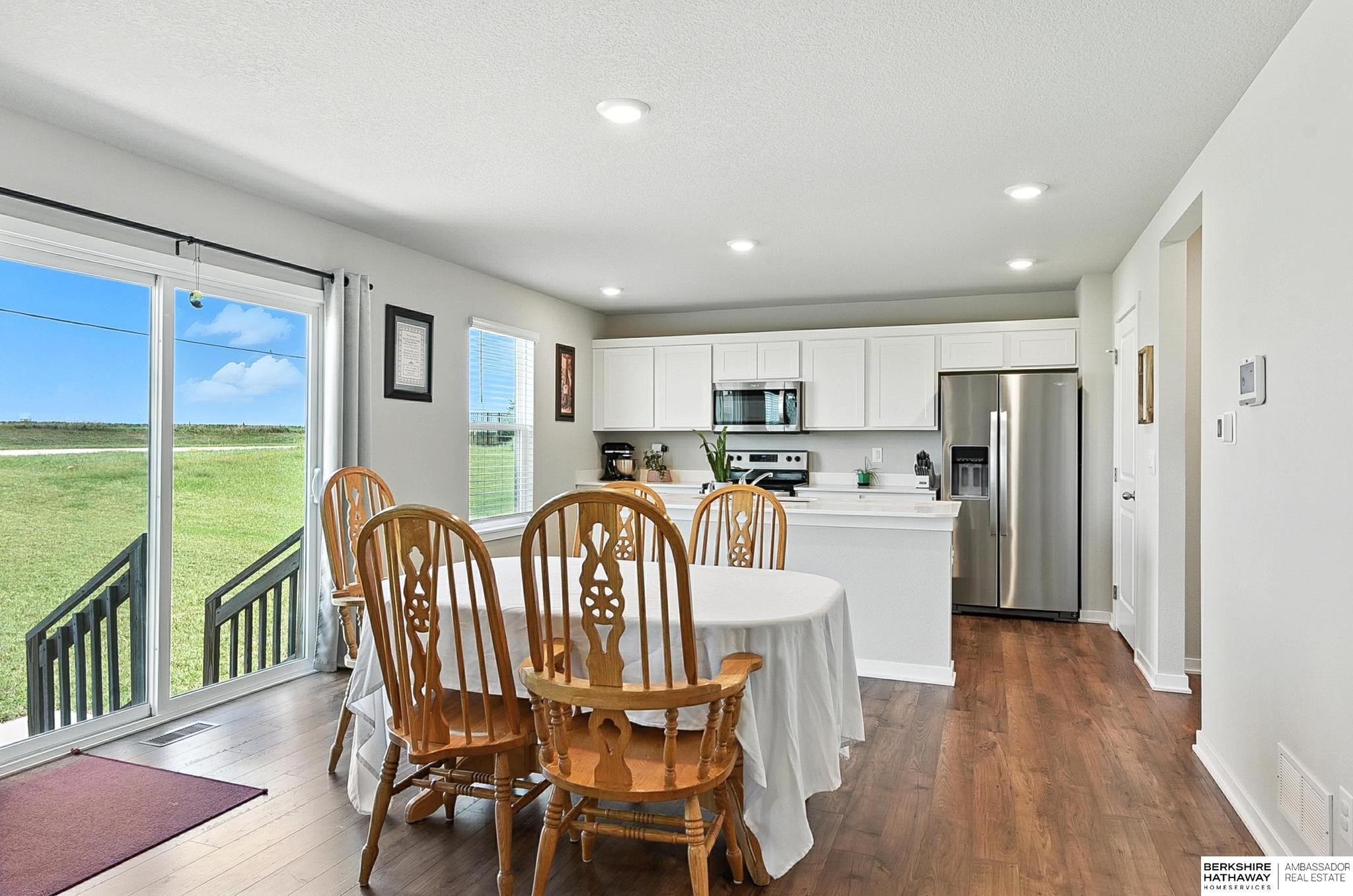 Gretna, Nebraska 68028, United States, 4 Bedrooms Bedrooms, ,2 BathroomsBathrooms,Residential,Pending,216797