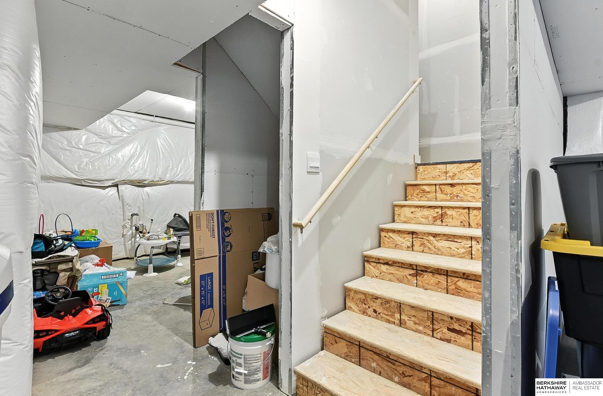 Gretna, Nebraska 68028, United States, 4 Bedrooms Bedrooms, ,2 BathroomsBathrooms,Residential,Pending,216797