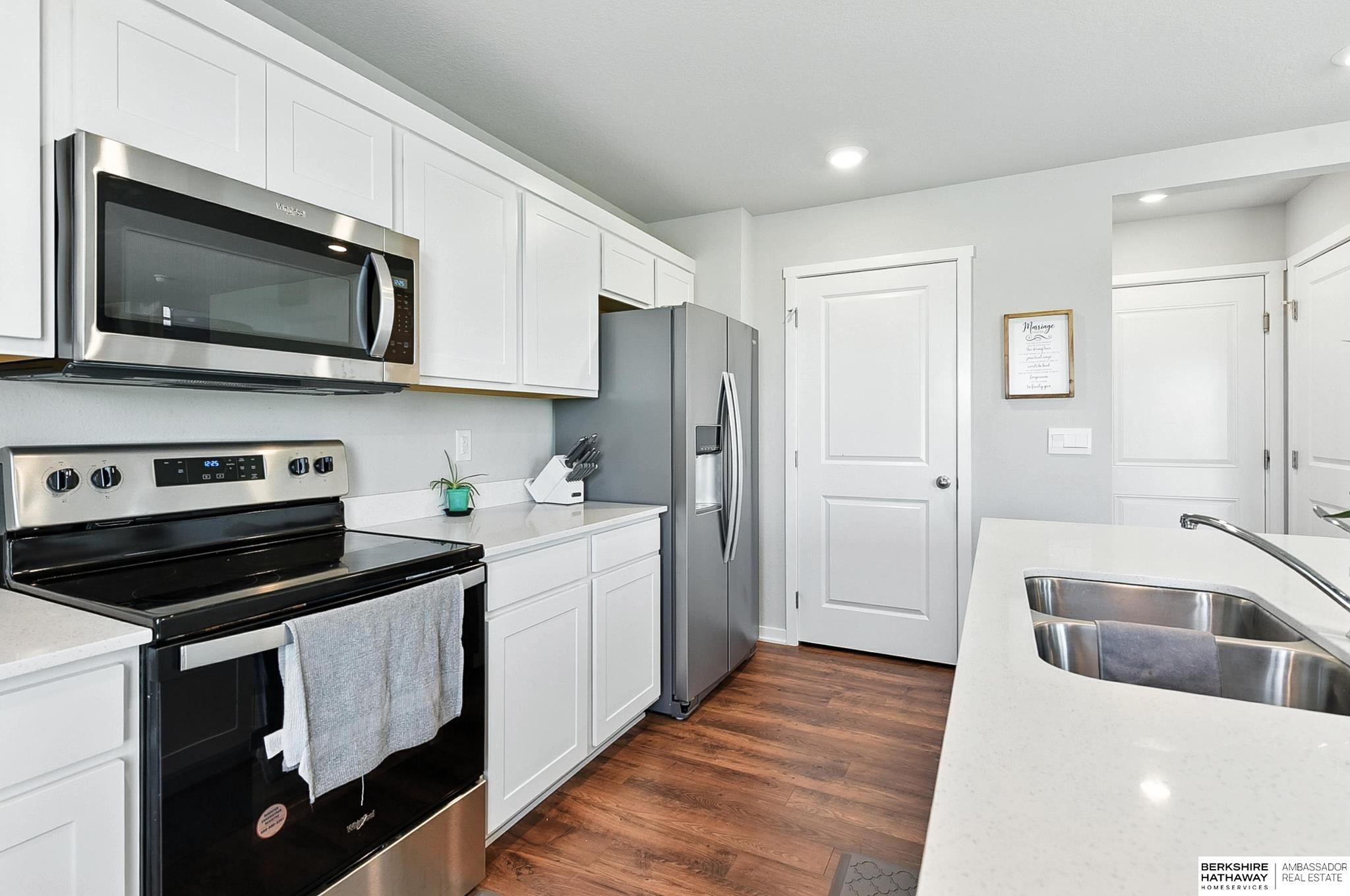 Gretna, Nebraska 68028, United States, 4 Bedrooms Bedrooms, ,2 BathroomsBathrooms,Residential,Pending,216797