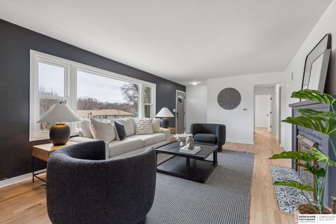 Photo of 1112 S 93 Avenue, Omaha, NE 68124 (MLS # 22605408)