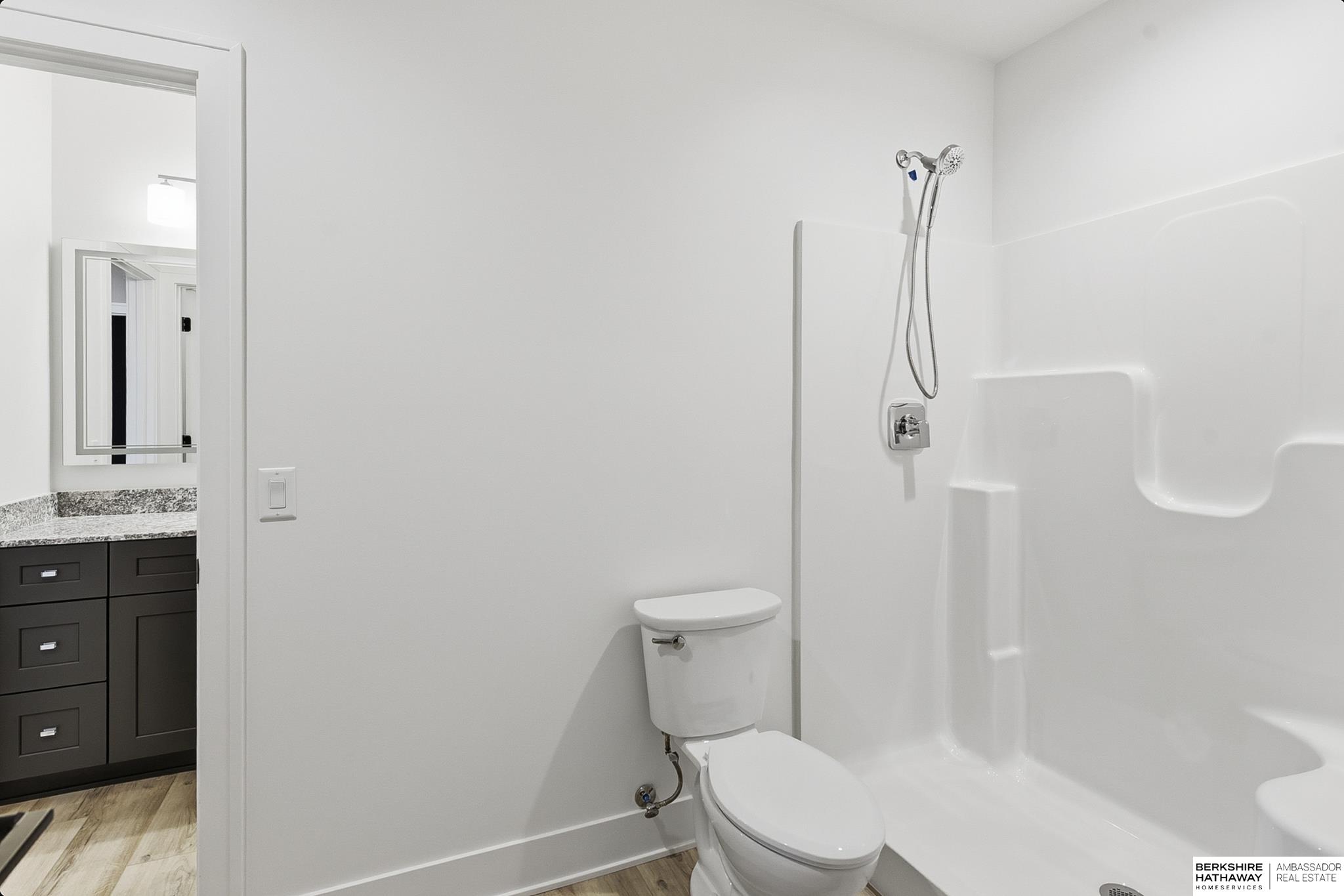 Wahoo, Nebraska 68066, United States, 4 Bedrooms Bedrooms, ,3 BathroomsBathrooms,Residential,Pending,256378