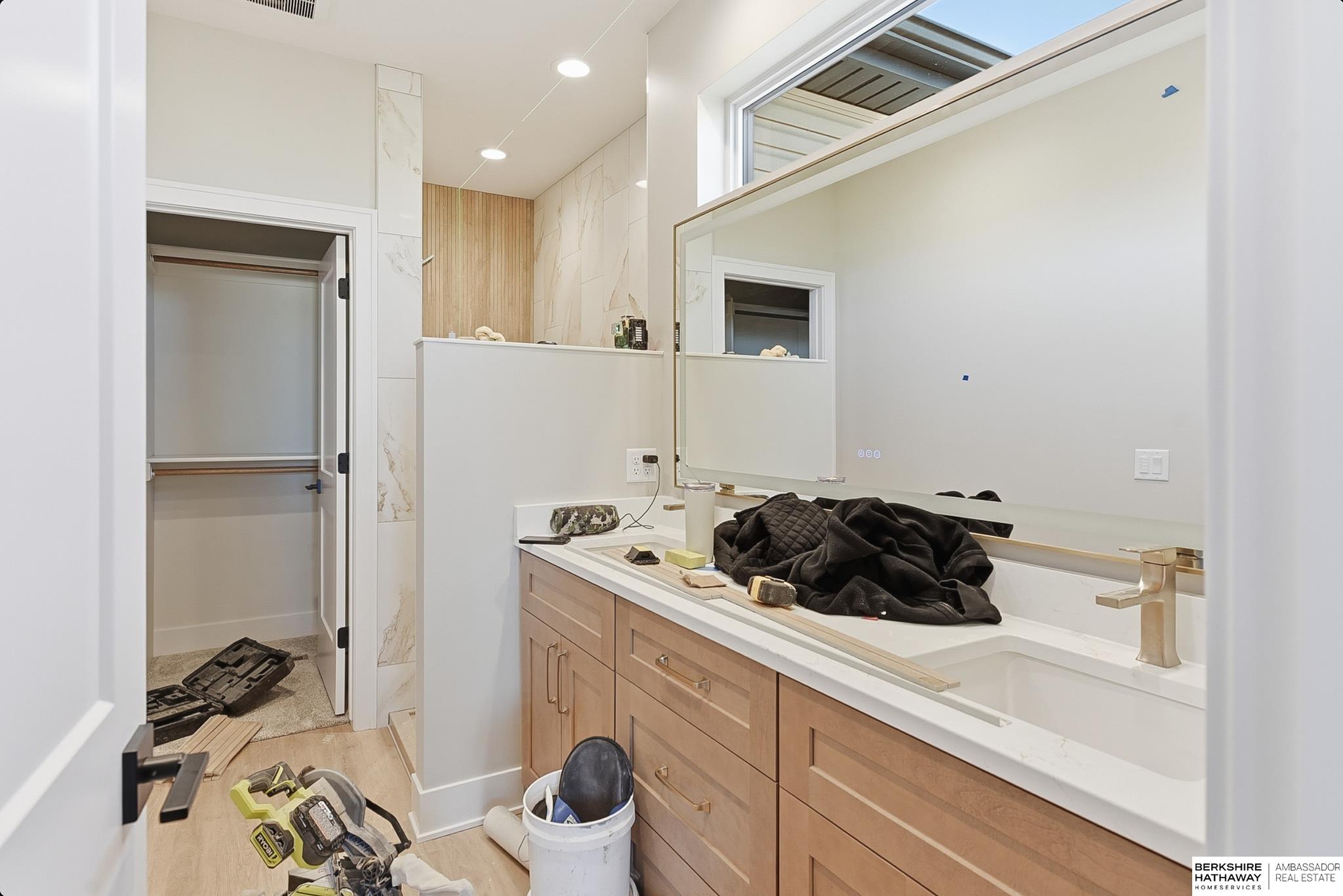 Wahoo, Nebraska 68066, United States, 4 Bedrooms Bedrooms, ,3 BathroomsBathrooms,Residential,Pending,256378