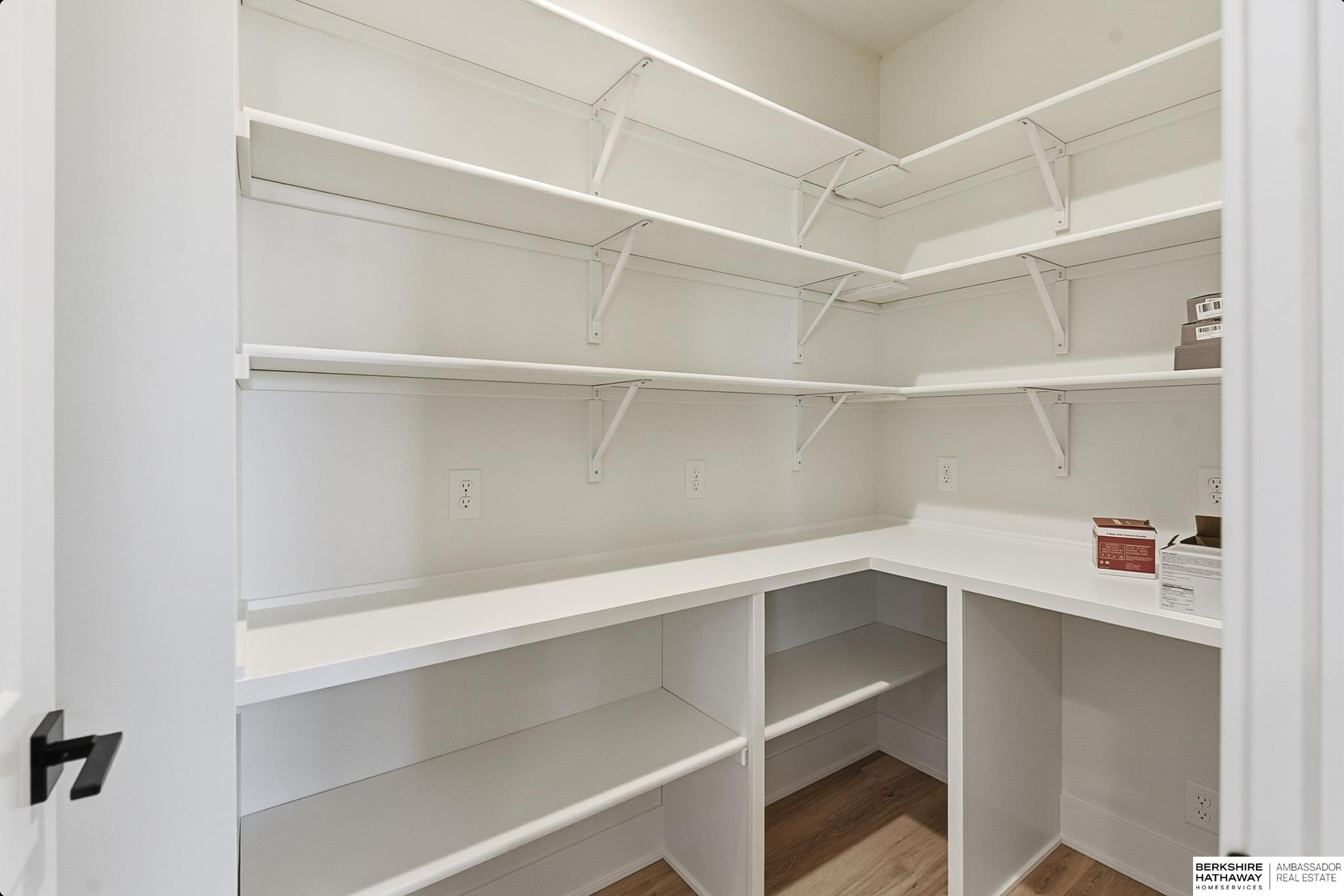 Wahoo, Nebraska 68066, United States, 4 Bedrooms Bedrooms, ,3 BathroomsBathrooms,Residential,Pending,256378