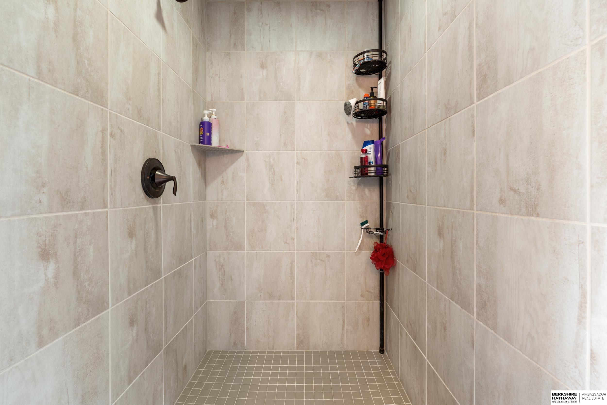 Elkhorn, Nebraska 68022, United States, 4 Bedrooms Bedrooms, ,3 BathroomsBathrooms,Residential,Active,109567