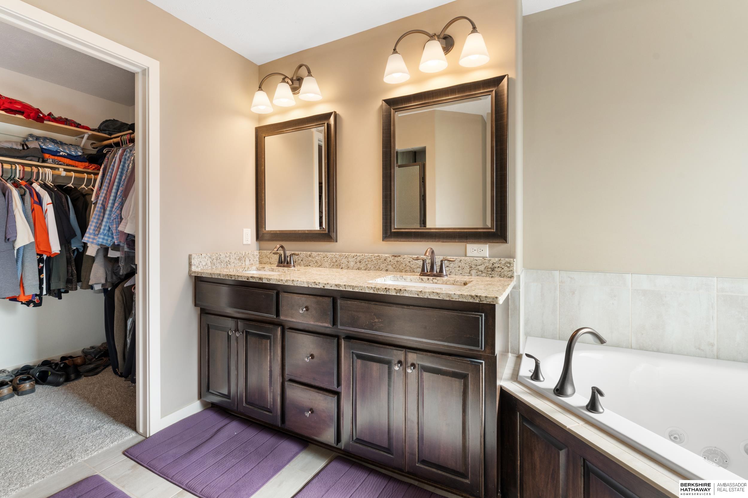 Elkhorn, Nebraska 68022, United States, 4 Bedrooms Bedrooms, ,3 BathroomsBathrooms,Residential,Active,109567