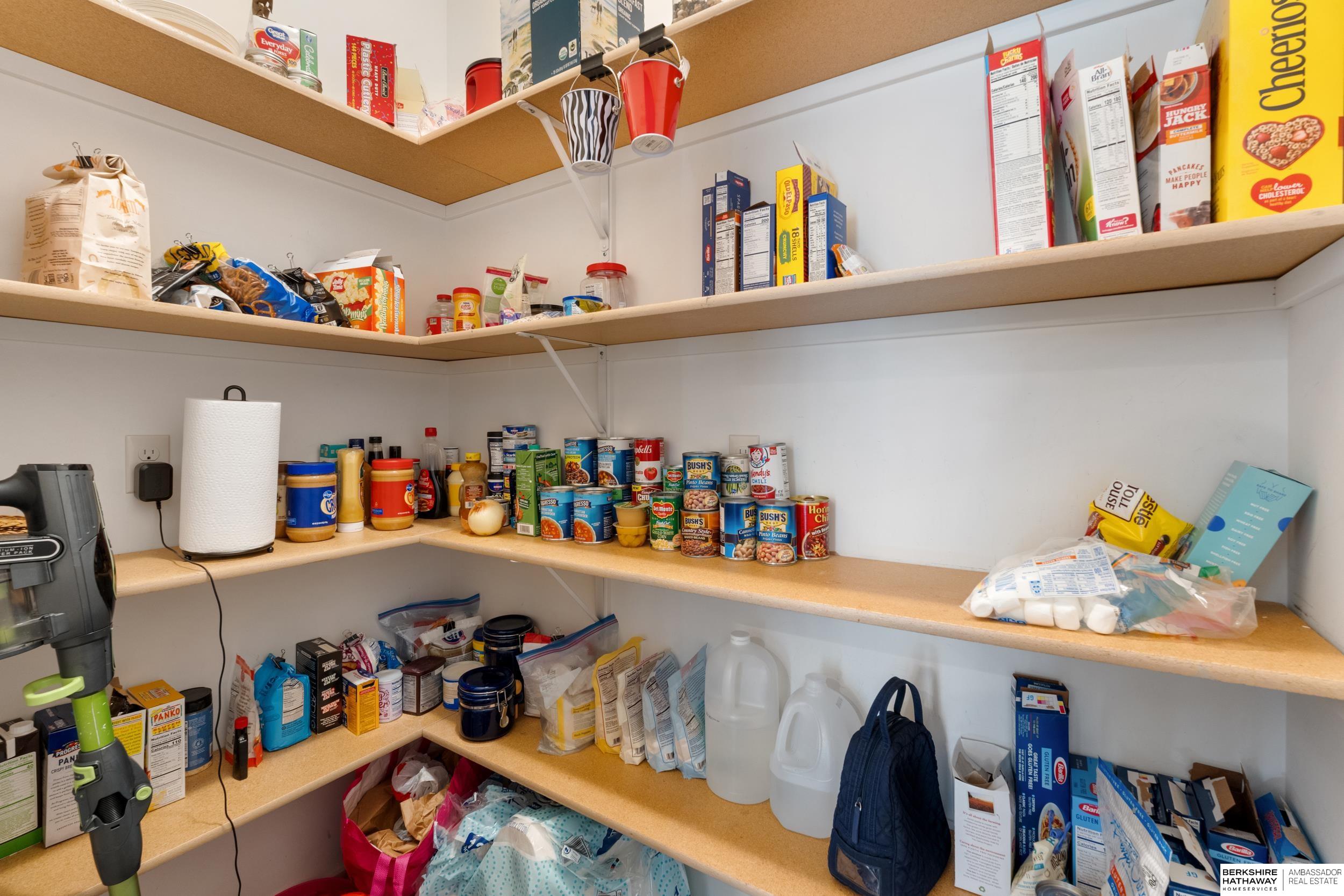 Elkhorn, Nebraska 68022, United States, 4 Bedrooms Bedrooms, ,3 BathroomsBathrooms,Residential,Active,109567