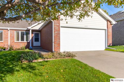 Photo of 6042 Old Farm Circle, Lincoln, NE 68512 (MLS # 22603512)