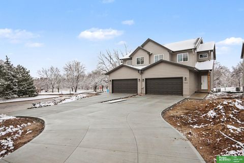 Photo of 7106 N 79th Court, Omaha, NE 68122 (MLS # 22606611)