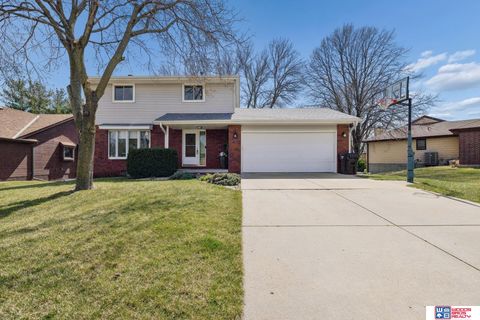 Photo of 7811 Stockwell Street, Lincoln, NE 68506 (MLS # 22608469)