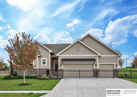 Photo of 10522 S 113th Street, Papillion, NE 68046 (MLS # 22615505)