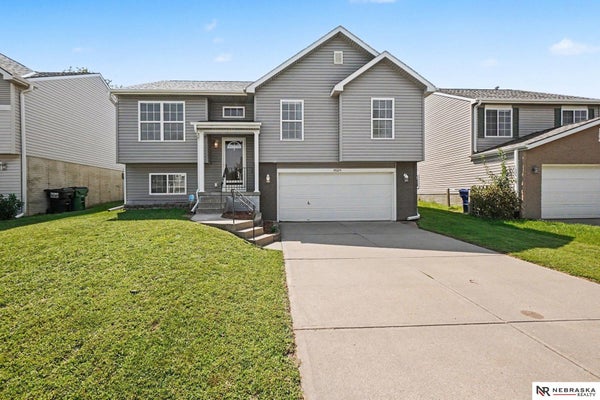 19509 V ST, OMAHA, NE 68135 - Image 0fe6352e52aeacf8e0334bd358b030d2/3832035881