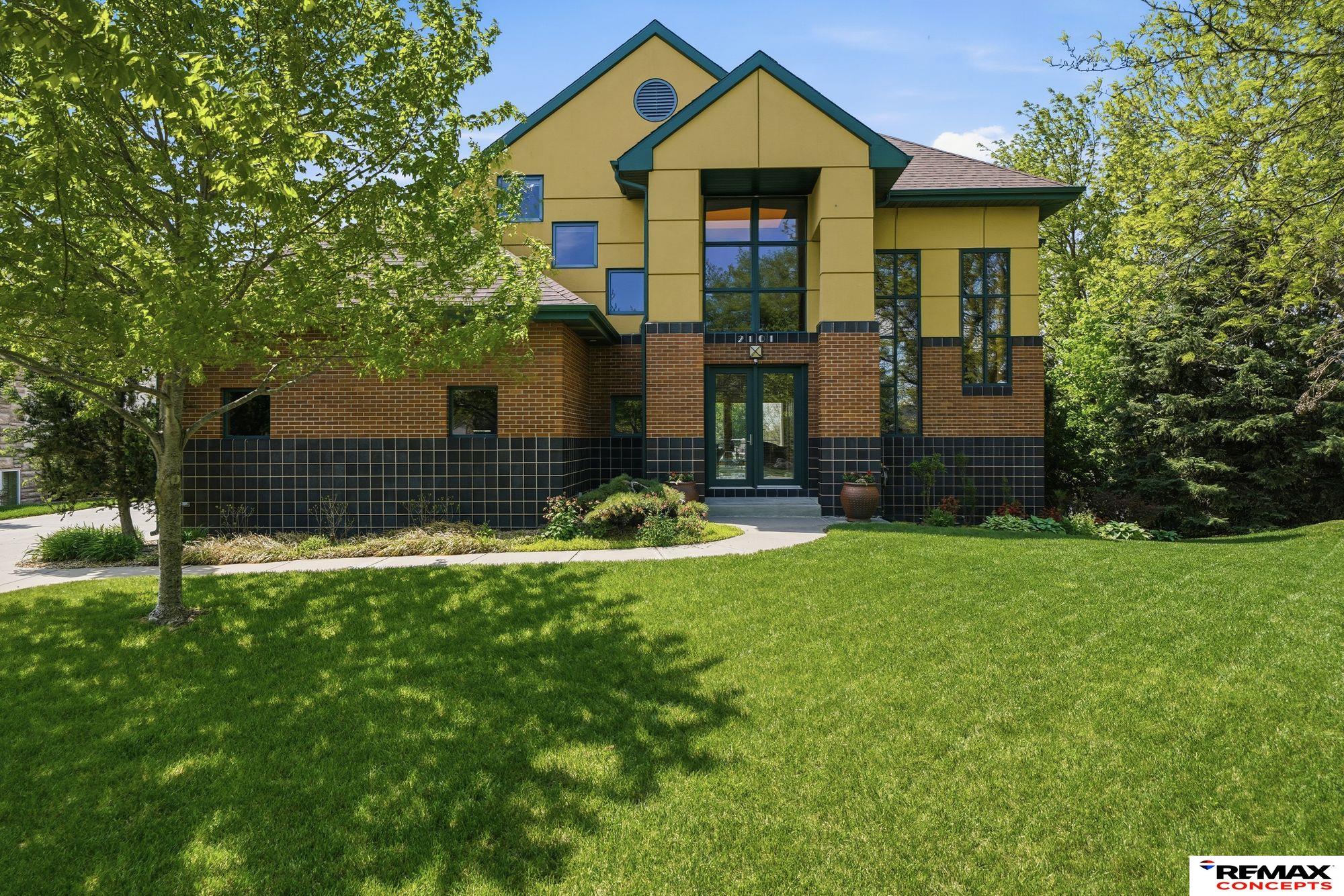Lincoln, Nebraska, 68512, United States, 4 Bedrooms Bedrooms, ,4 BathroomsBathrooms,Residential,Active,2045672