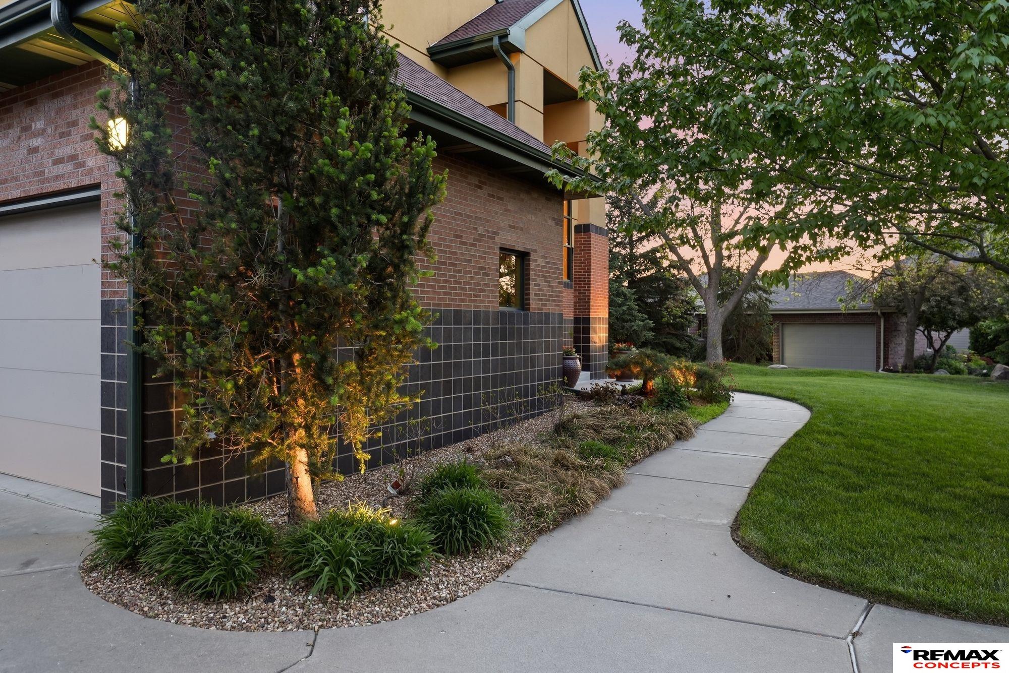 Lincoln, Nebraska, 68512, United States, 4 Bedrooms Bedrooms, ,4 BathroomsBathrooms,Residential,Active,2045672