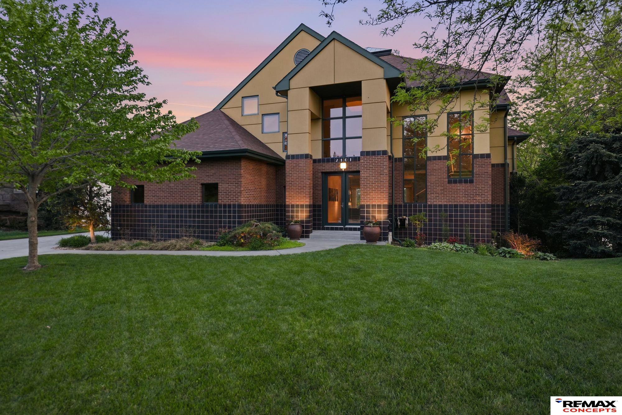 Lincoln, Nebraska, 68512, United States, 4 Bedrooms Bedrooms, ,4 BathroomsBathrooms,Residential,Active,2045672