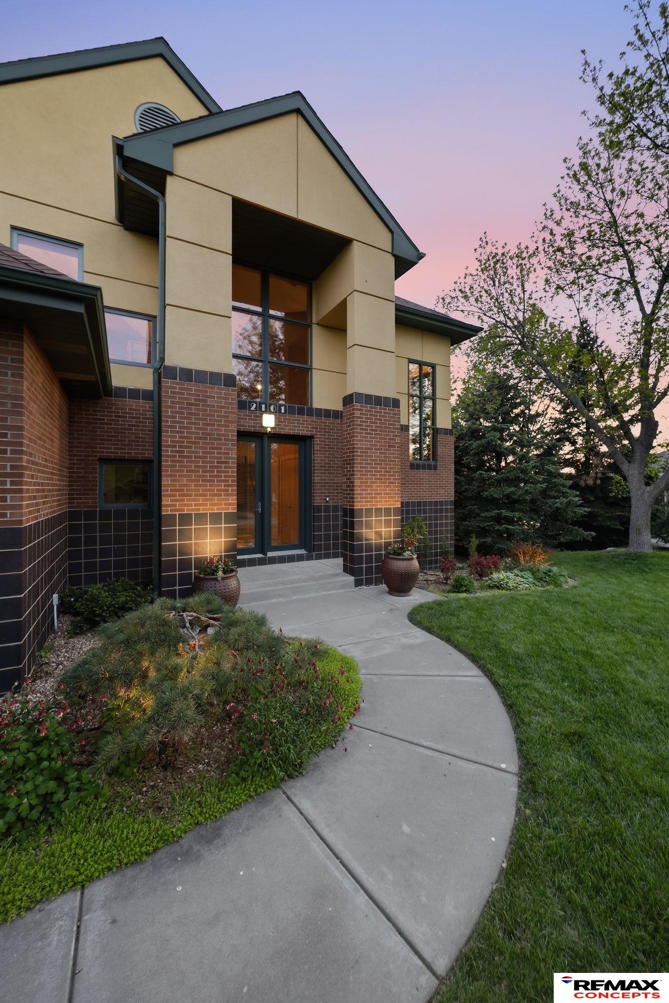 Lincoln, Nebraska, 68512, United States, 4 Bedrooms Bedrooms, ,4 BathroomsBathrooms,Residential,Active,2045672