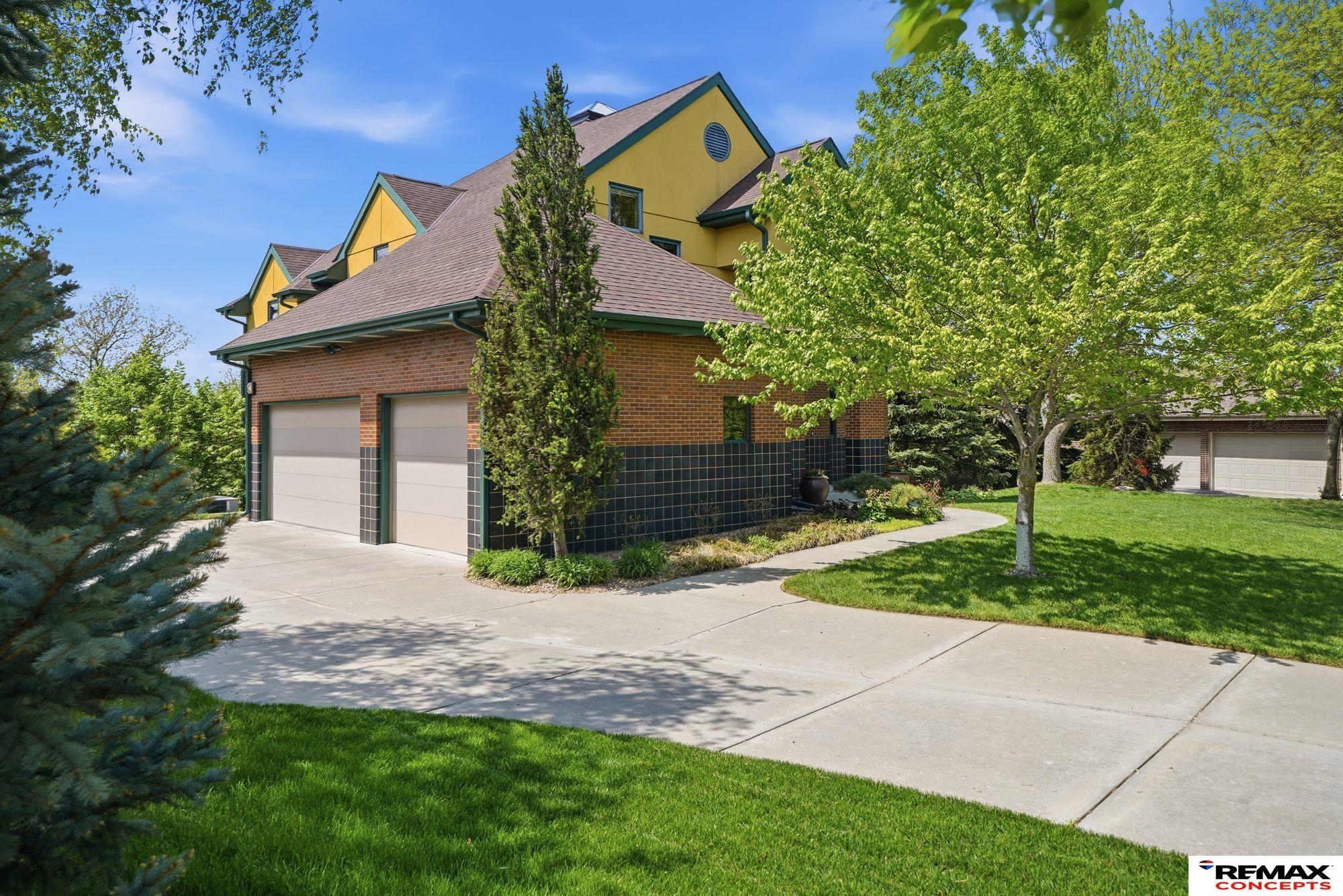 Lincoln, Nebraska, 68512, United States, 4 Bedrooms Bedrooms, ,4 BathroomsBathrooms,Residential,Active,2045672