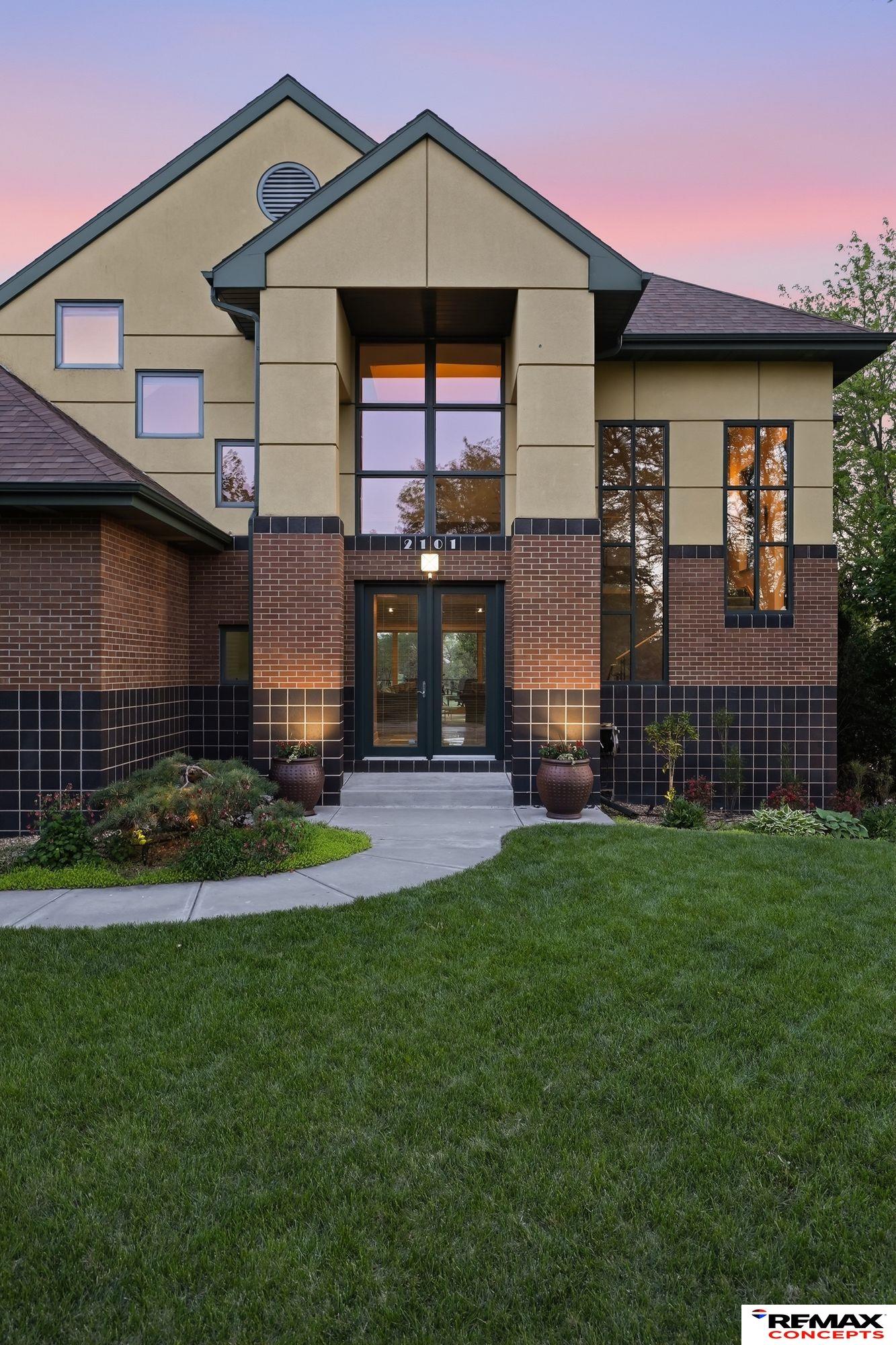 Lincoln, Nebraska, 68512, United States, 4 Bedrooms Bedrooms, ,4 BathroomsBathrooms,Residential,Active,2045672
