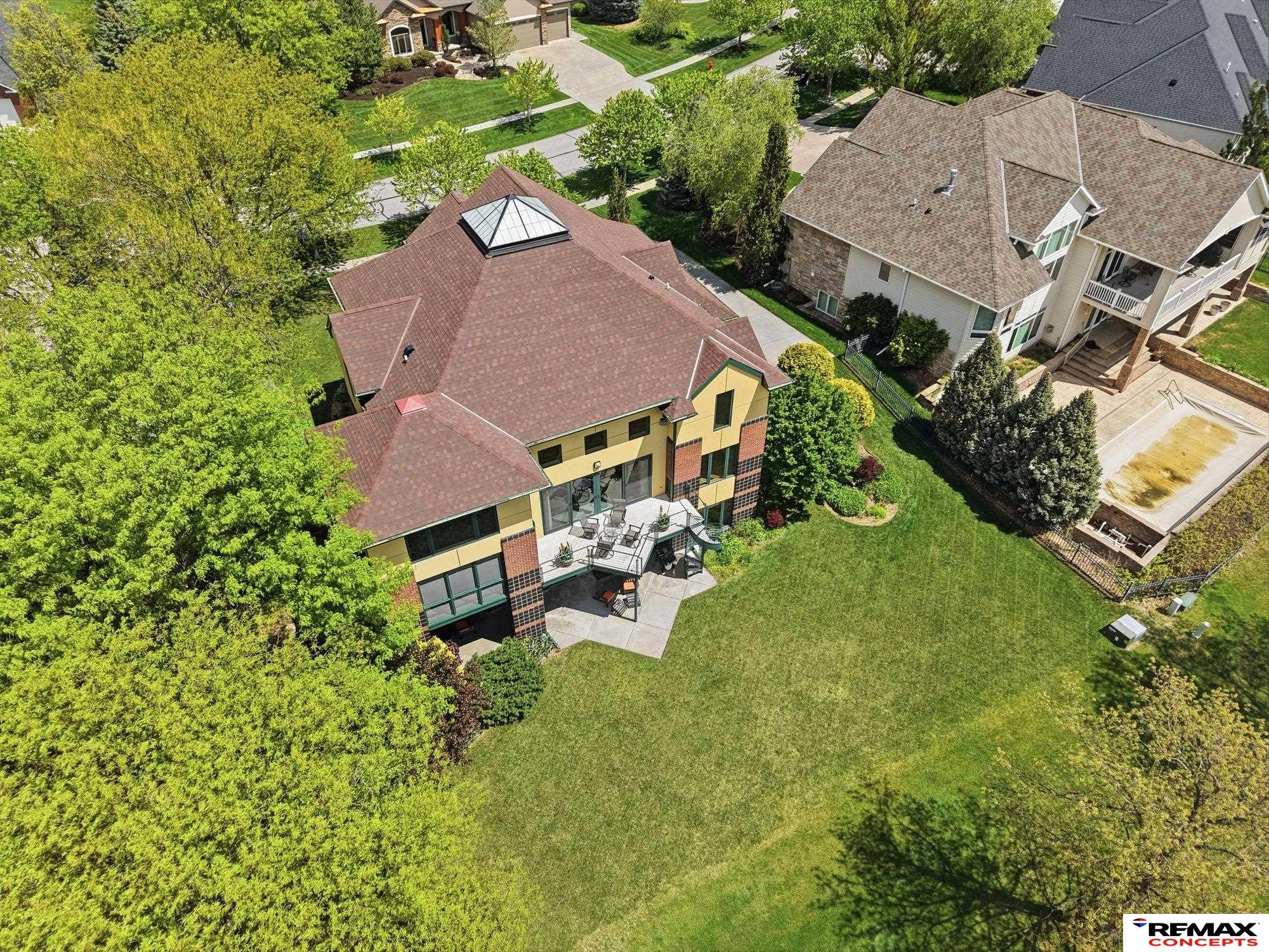 Lincoln, Nebraska, 68512, United States, 4 Bedrooms Bedrooms, ,4 BathroomsBathrooms,Residential,Active,2045672