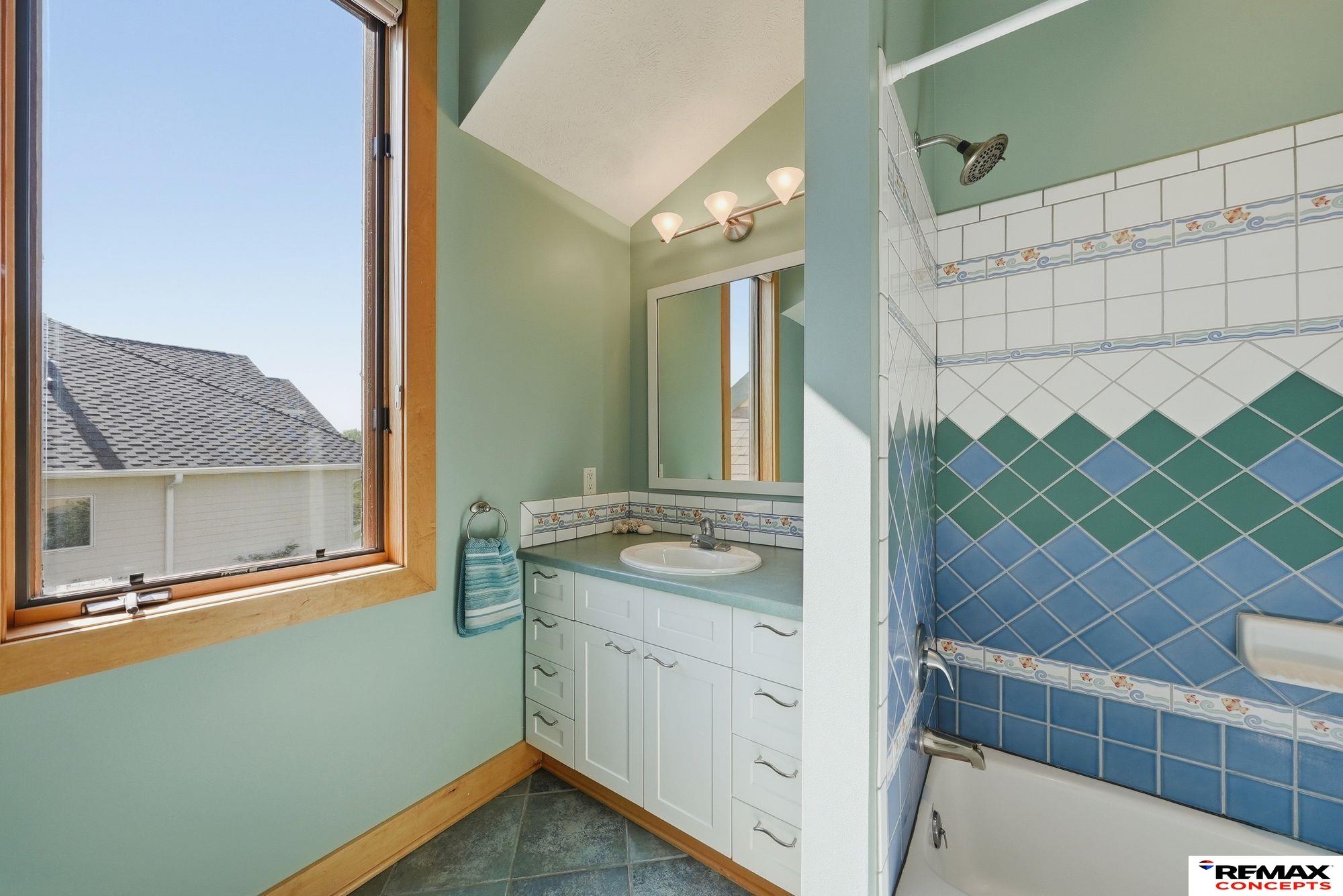 Lincoln, Nebraska, 68512, United States, 4 Bedrooms Bedrooms, ,4 BathroomsBathrooms,Residential,Active,2045672