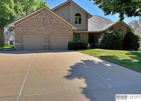 Photo of 1612 S 155 Street, Omaha, NE 68144 (MLS # 22613936)