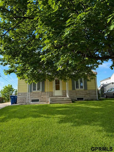 Photo of 900 Mclaughlin Circle, Bellevue, NE 68005 (MLS # 22608773)
