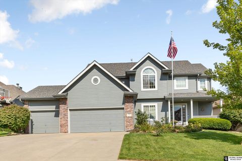Photo of 4714 Coffey Street, Papillion, NE 68133 (MLS # 22528145)