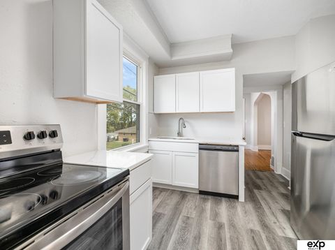 Photo of 1214 S 25th Avenue, Omaha, NE 68105 (MLS # 22524805)