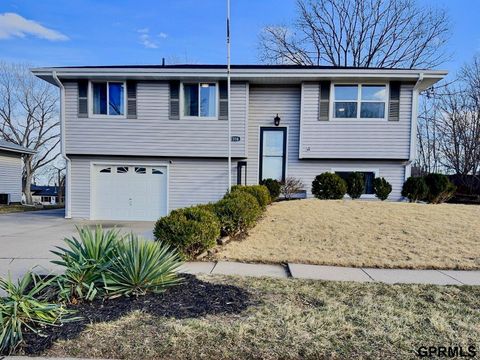 Photo of 2316 NW 51st Street, Lincoln, NE 68524 (MLS # 22607225)