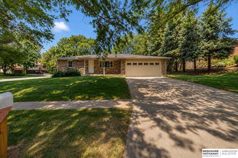 Photo of 4201 Bel-Ridge Drive, Lincoln, NE 68521 (MLS # 22620930)