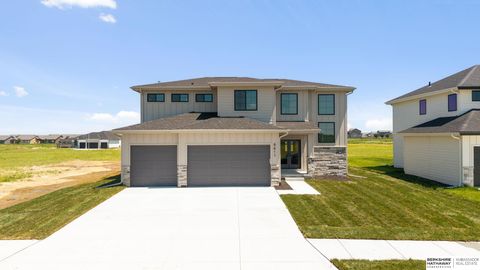 Photo of 6611 S 214th Avenue, Omaha, NE 68022 (MLS # 22620072)