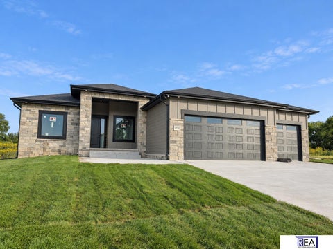 Photo of 12511 S 87 Avenue, Papillion, NE 68046 (MLS # 22626215)