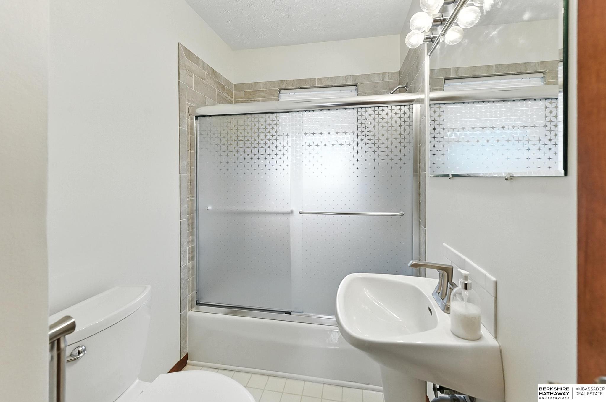 Louisville, Nebraska 68037, United States, 3 Bedrooms Bedrooms, ,1 BathroomBathrooms,Residential,Active,228980