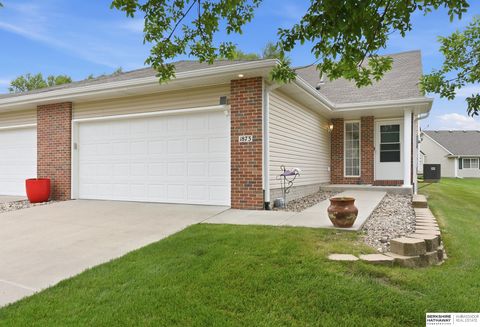 Photo of 1873 N 176th Court, Omaha, NE 68118 (MLS # 22613895)