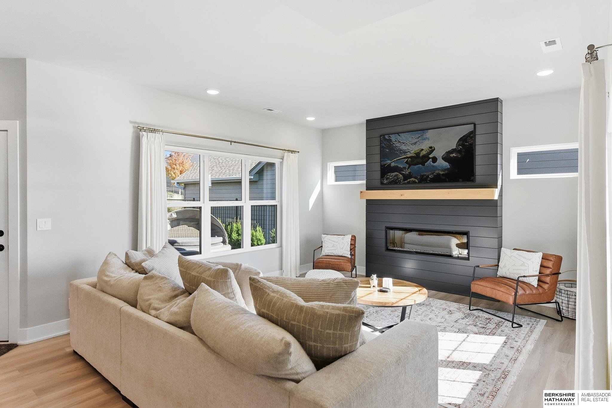 Omaha, Nebraska 68116, United States, 3 Bedrooms Bedrooms, ,3 BathroomsBathrooms,Residential,Active,240090