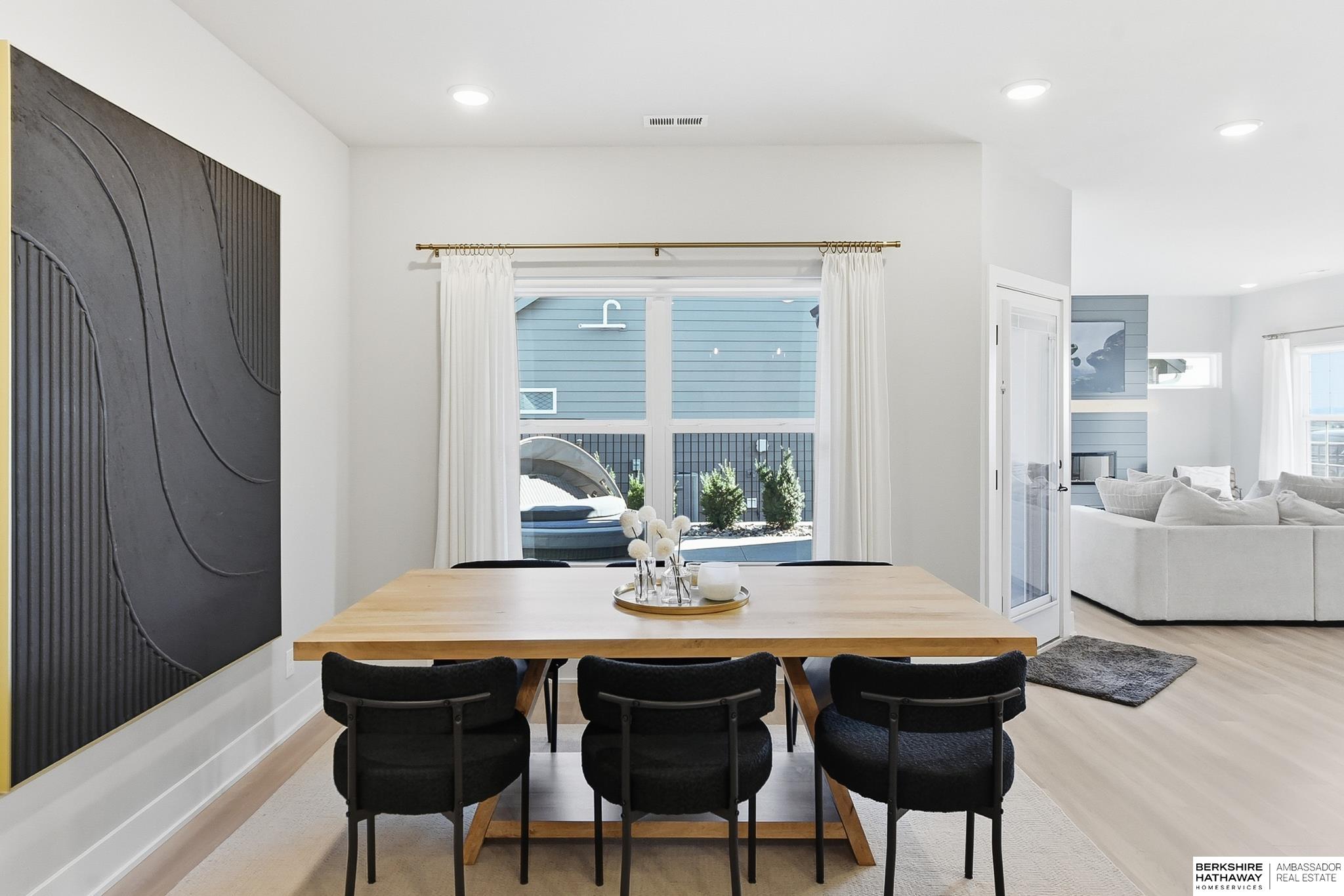 Omaha, Nebraska 68116, United States, 3 Bedrooms Bedrooms, ,3 BathroomsBathrooms,Residential,Active,240090