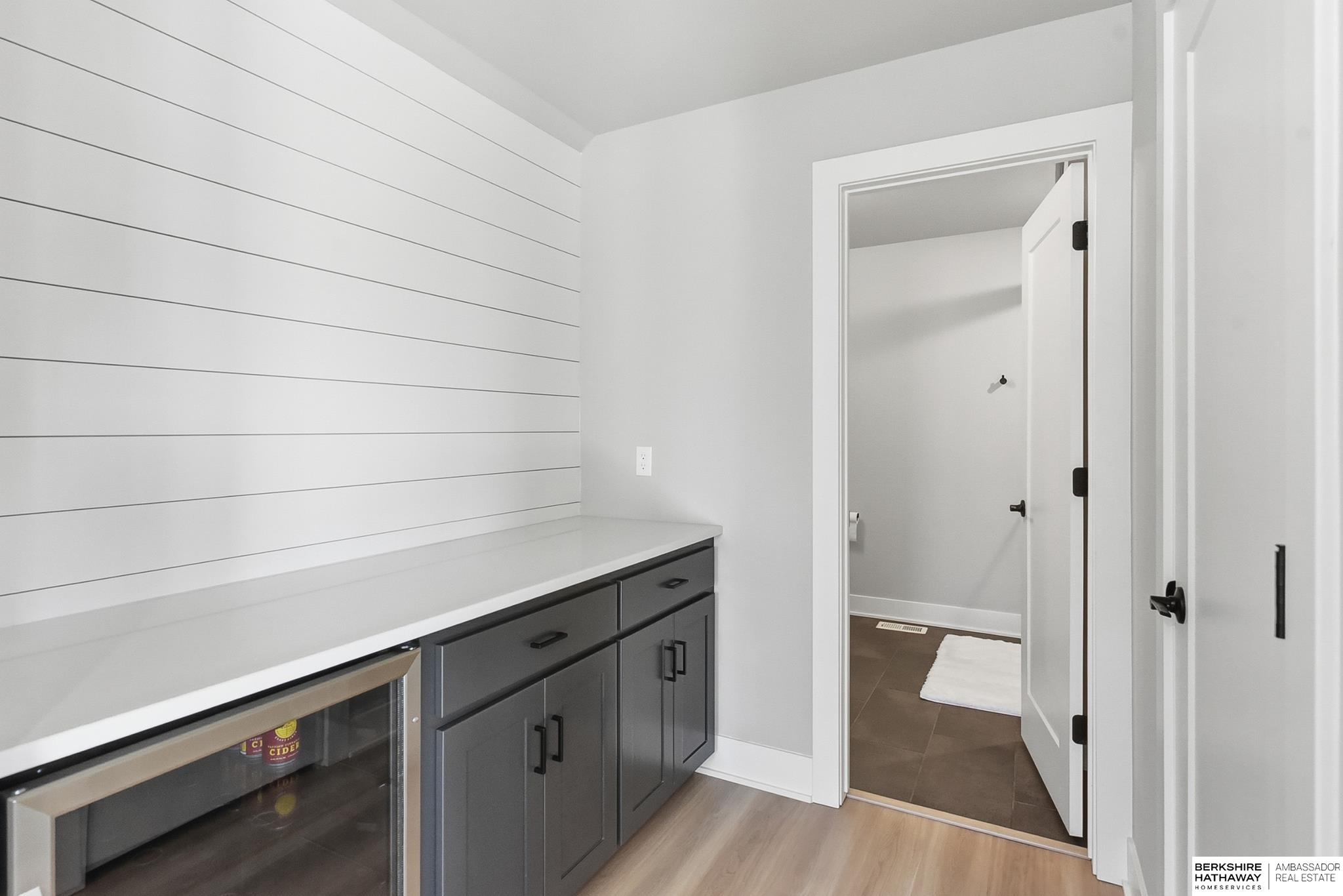 Omaha, Nebraska 68116, United States, 3 Bedrooms Bedrooms, ,3 BathroomsBathrooms,Residential,Active,240090