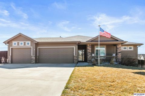 Photo of 19479 Willow Circle, Gretna, NE 68028 (MLS # 22606456)
